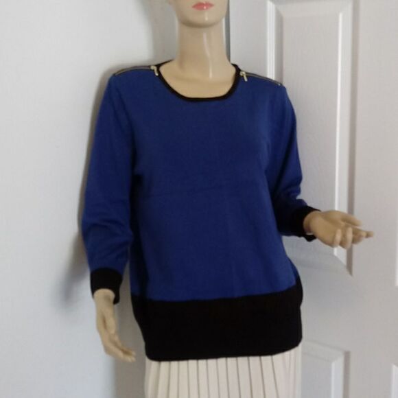Valerie Stevens zip shoulder rayon top - Picture 2 of 6